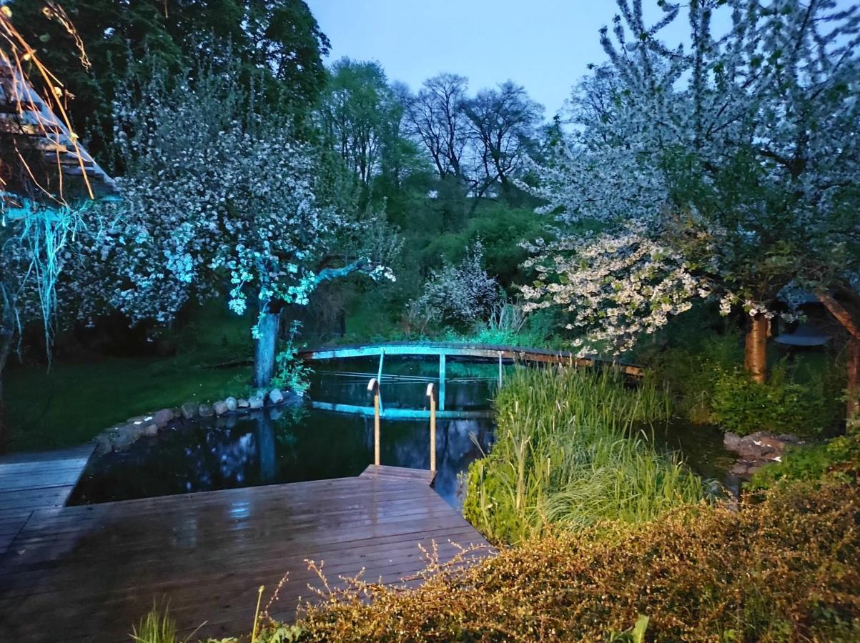 Grosse Wohnung / Haushaelfte In Peetzig Am See Angermunde Esterno foto