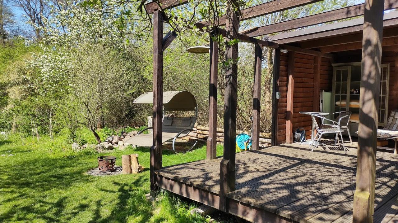 Grosse Wohnung / Haushaelfte In Peetzig Am See Angermunde Esterno foto