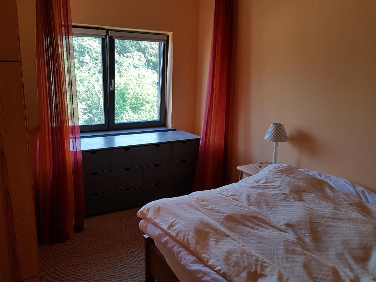 Grosse Wohnung / Haushaelfte In Peetzig Am See Angermunde Esterno foto