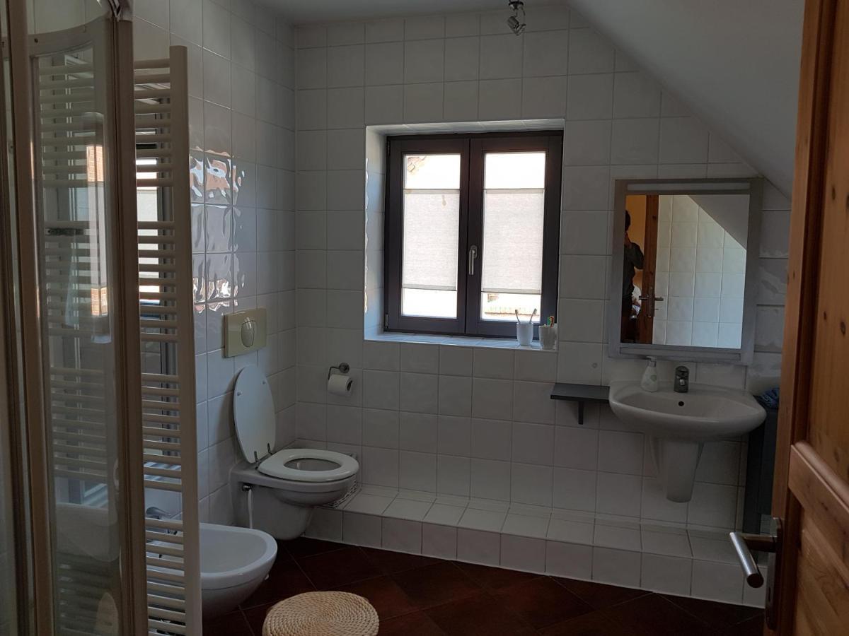 Grosse Wohnung / Haushaelfte In Peetzig Am See Angermunde Esterno foto