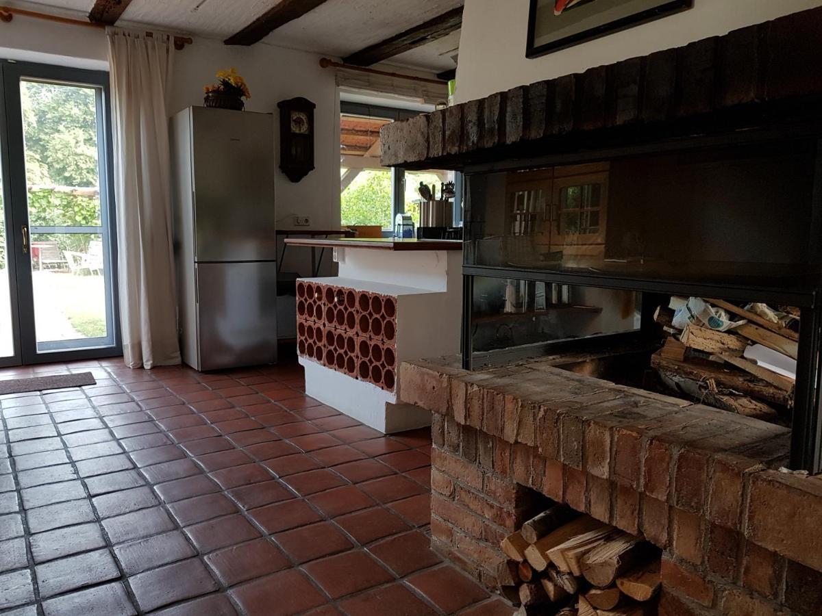 Grosse Wohnung / Haushaelfte In Peetzig Am See Angermunde Esterno foto